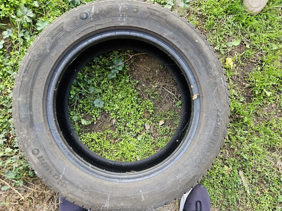 Комплект зимни гуми Barum - 225/60 R18