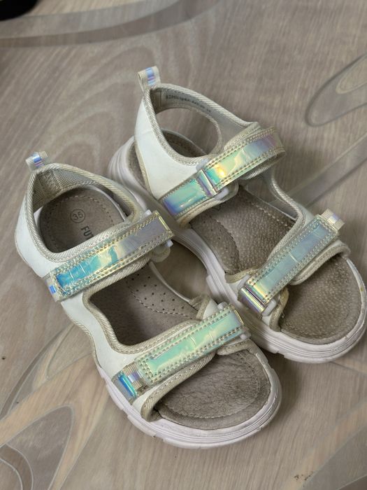 Отдам обувь с 32 по 36 размер