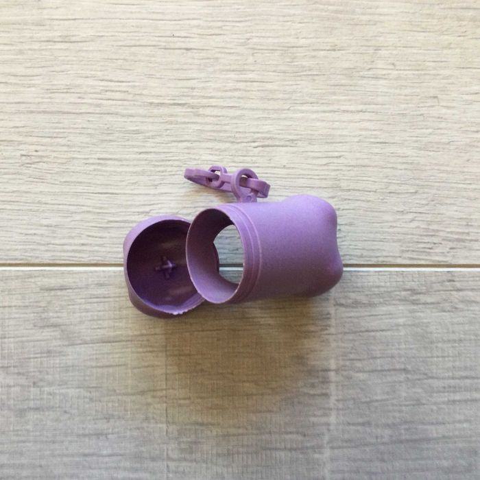 НОВИ диспенсери / контейнери за хигиенни торбички за куче от Италия