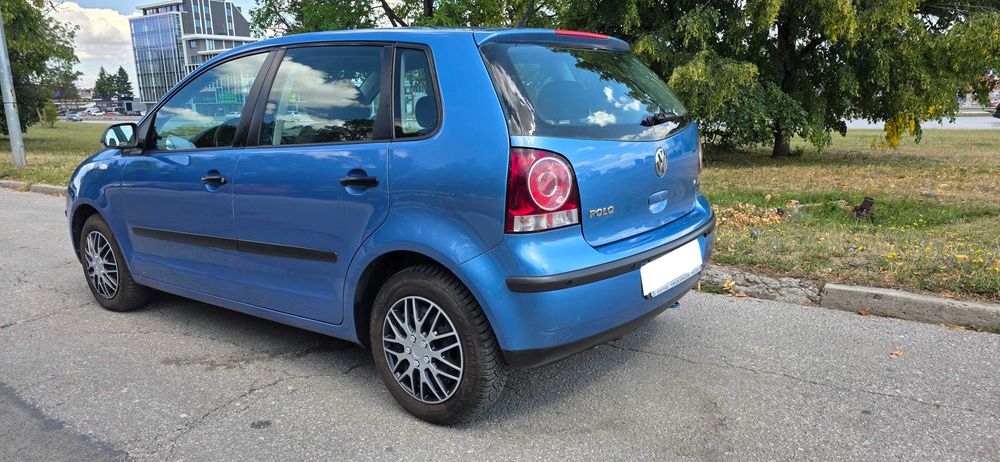 Продавам VW Polo 1.4 Тtrendline 80 к.с. бензин. РЕАЛНИ 30 600км. КАТО НОВА! 5 500 EUR