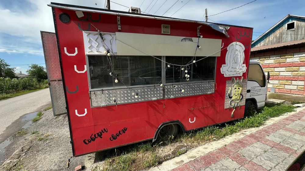 Продаётся фудтрак.