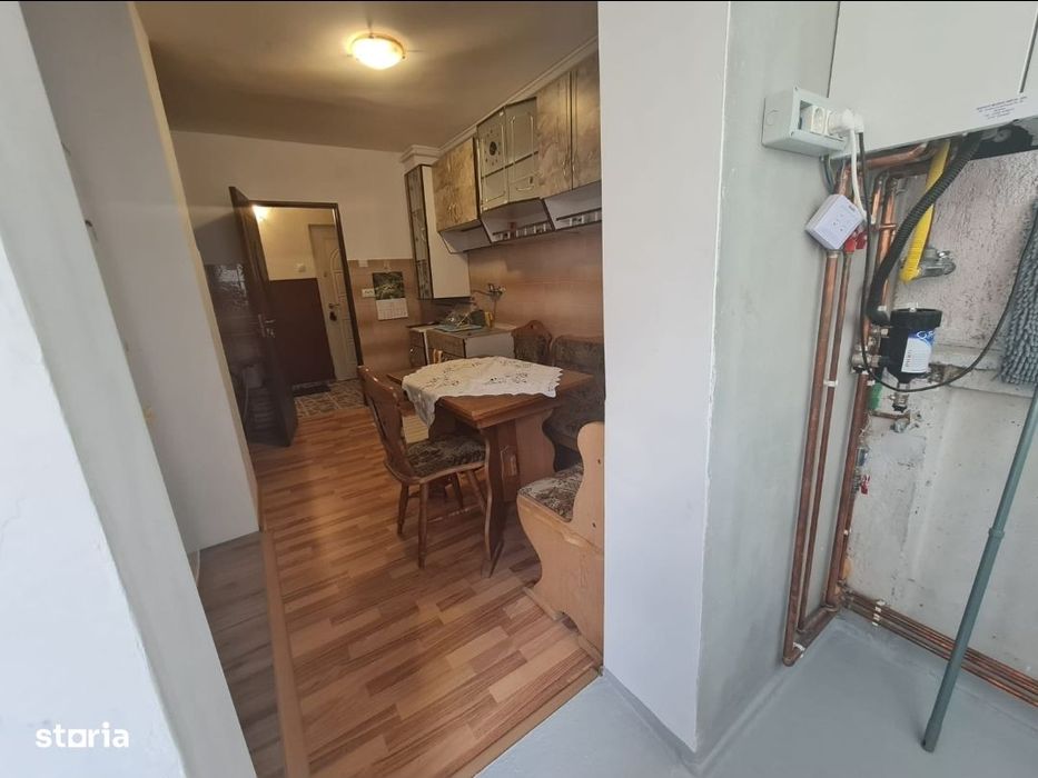 Inchiriez 3 camere Grivitei pet friendly cu parcare