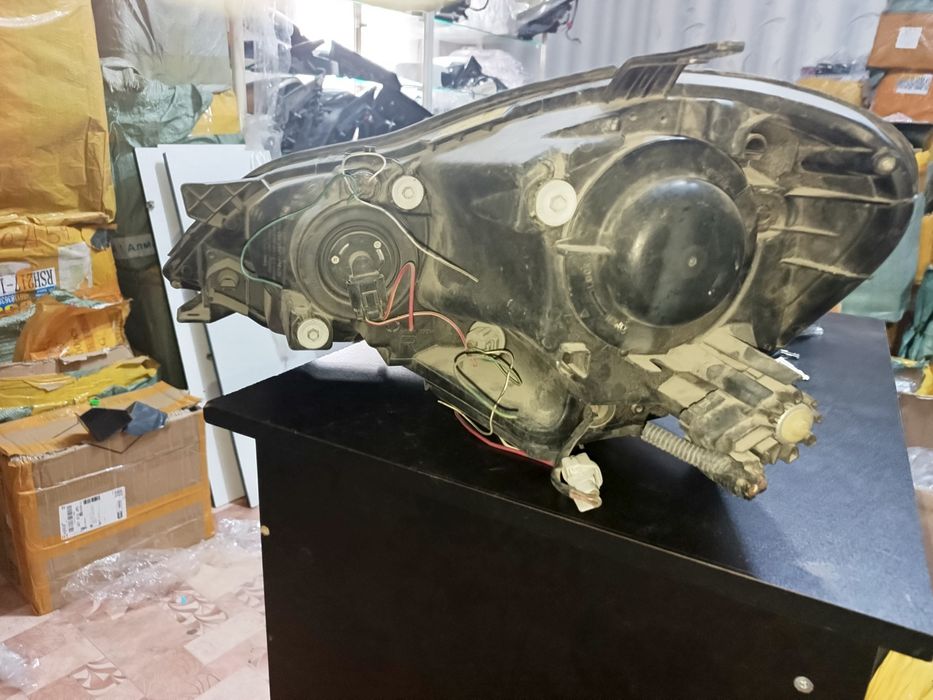 Фара Toyota ipsum Restailing