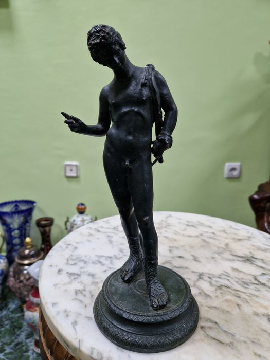 Стара страхотна антикварна френска бронзова фигура статуетка