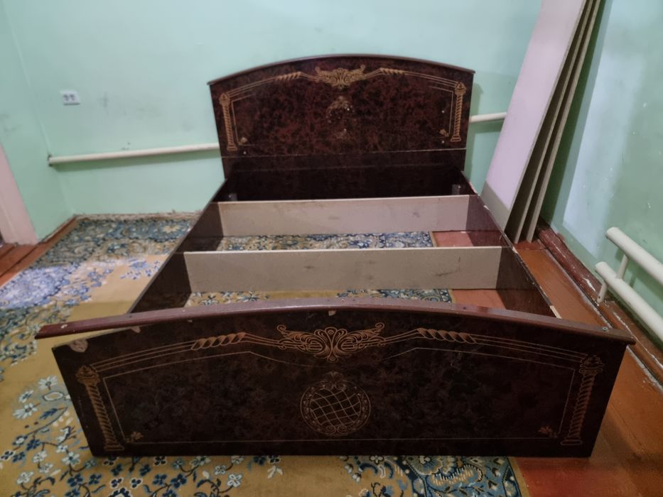 Стенка ва мебеллар сотилади