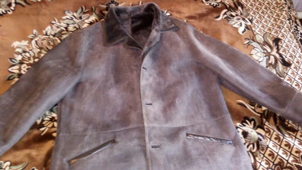 Продаю мужскую дубленку