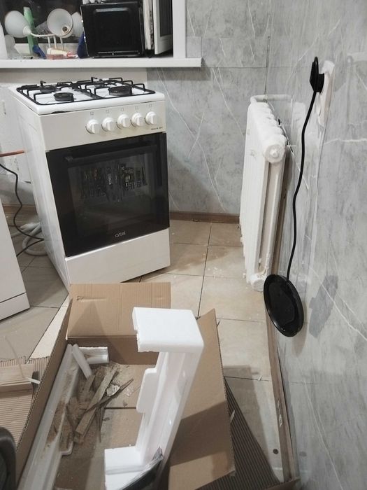 Продам газ плиту