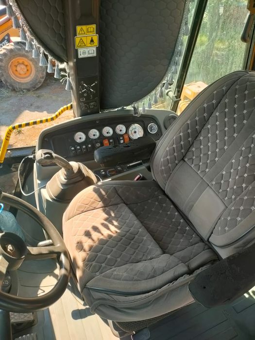 Продаю экскаватор-погрузчик CAT432D