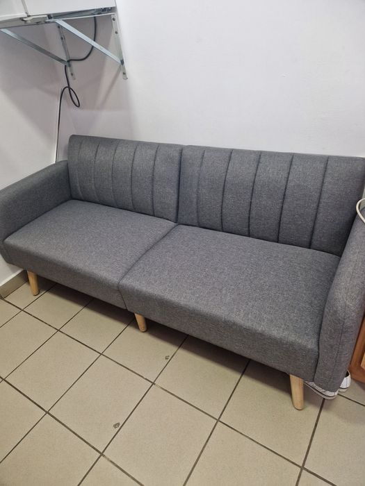 Vand canapea extensibila,gri  170  cm lățime. Este ca noua.