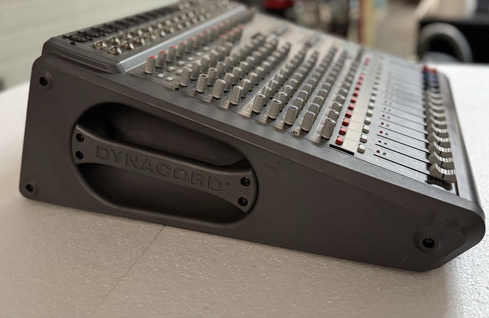 Vând mixer Dynacord PM1000.2