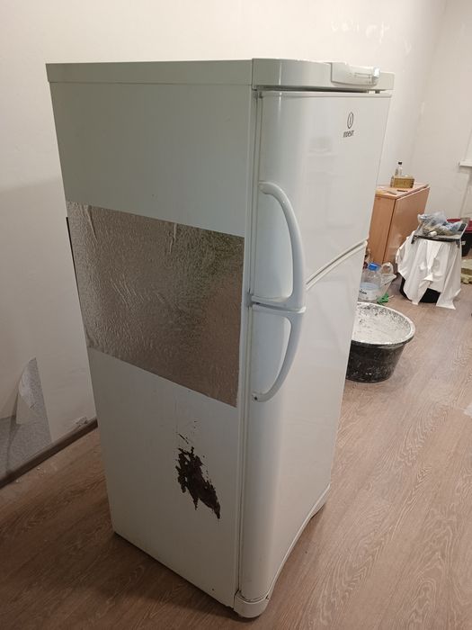 Холодильник indesit