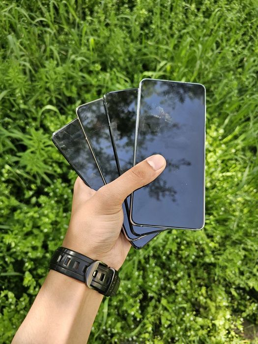 Samsung Galaxy S21 Plus. 8/256 GB 5G. Garantya bor. Batare 4800 mAh