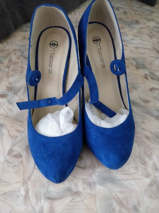 Продам женские туфли