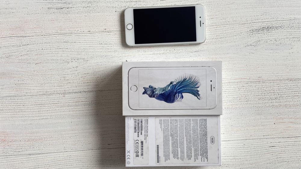 Продам Айфон 6s 16 гб