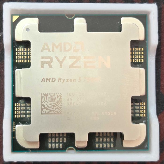 CPU: AMD Ryzen 5 7500F - като Нов