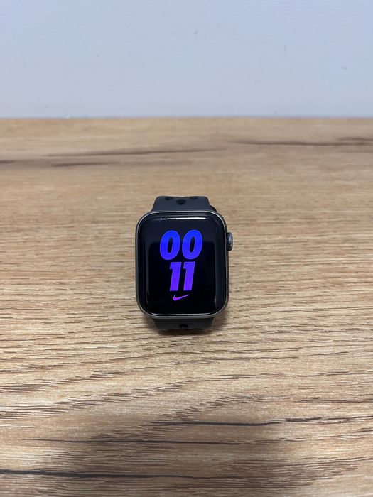 СРОЧНО apple watch series 5 44 mm nike