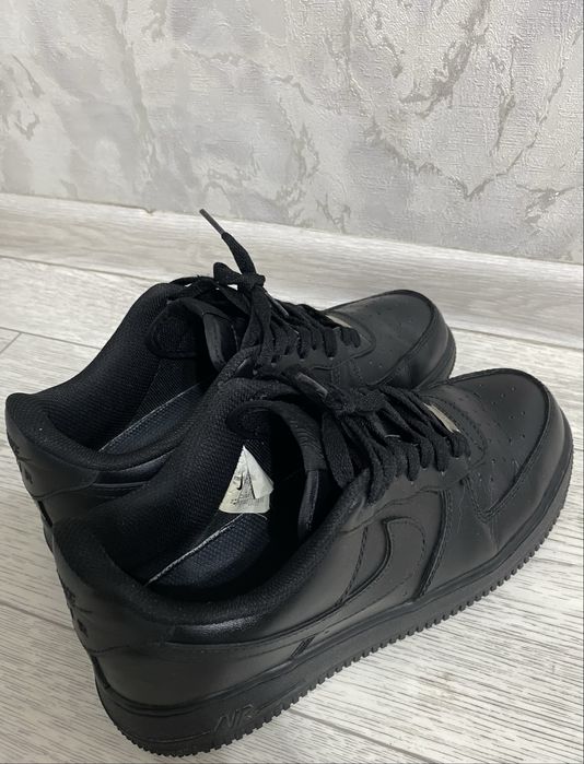 Продам черные форсы Nike Air Force 1