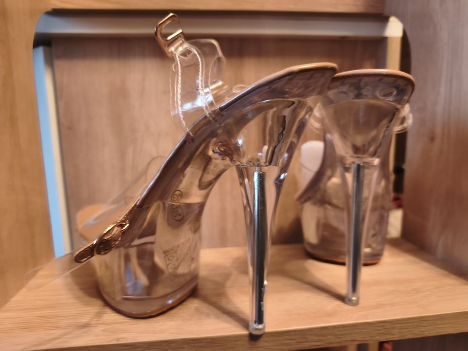 Новые туфли 39 размер