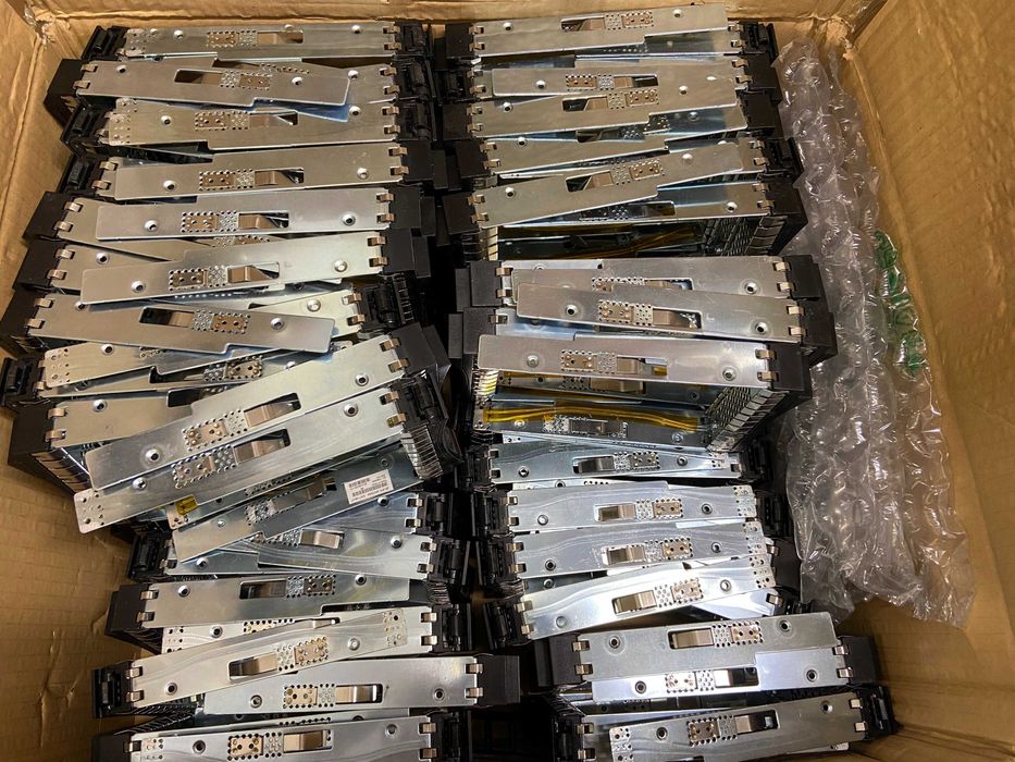 5x Lenovo 3.5" caddy LFF SAS SATA HDD IBM диск държач