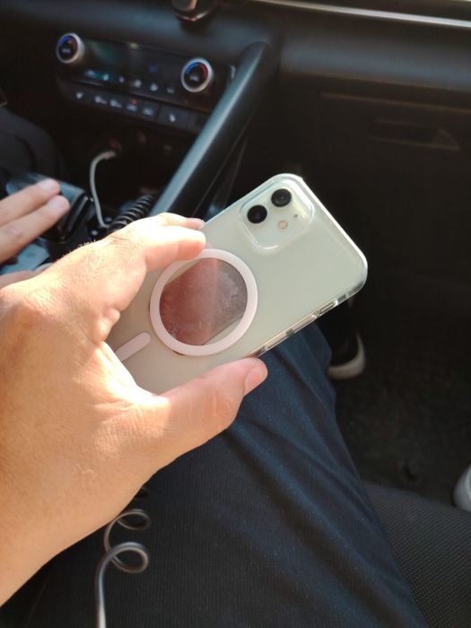 Iphone 12 в отличном состояние