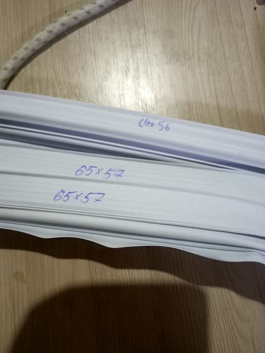 Фреон , уплотнительные резинки на холодильники.