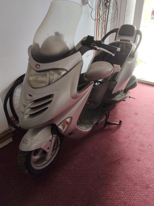 Vând scuter de 125 kymco