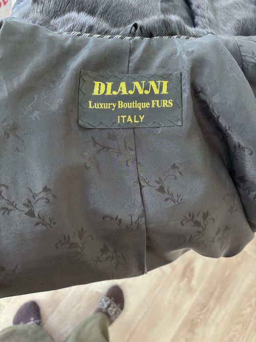 Продаю норковую шубу