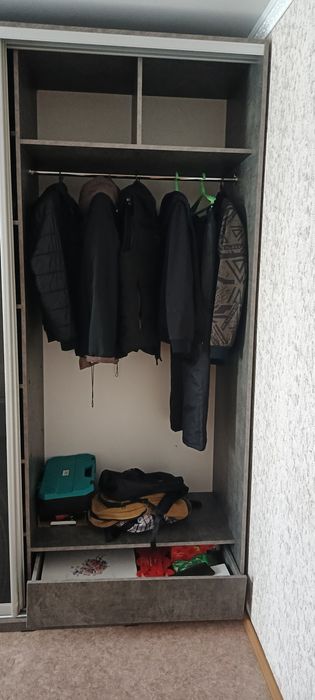 Продам шифонер .