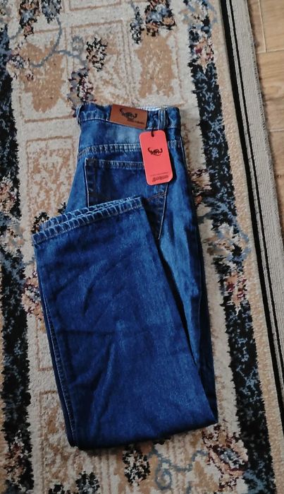 Vând blugi bărbați