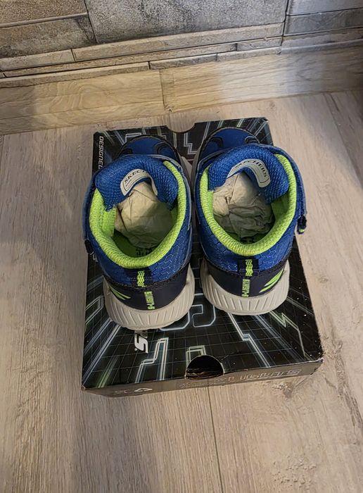 Ghete Skechers cu lumini pentru copii, mărimea 22