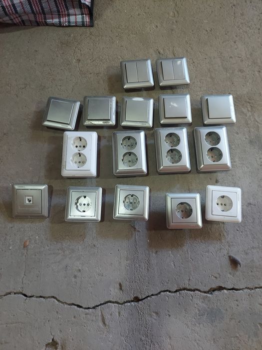 Выключатели, розетки.