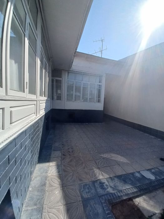 Mevazor yo'l yuzida 1-liniya 3.7-sotok Fasadi:13.5-metr Hovli sotiladi