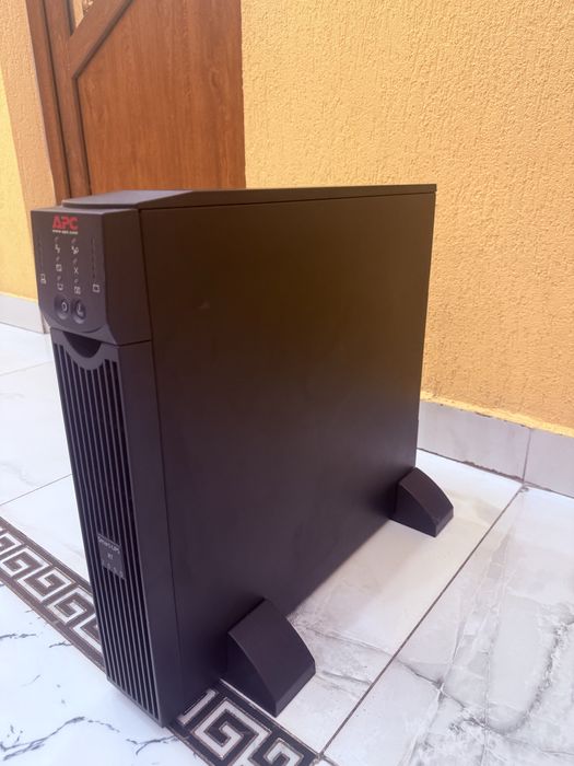 Vand sursa Smart-Ups RT 2000