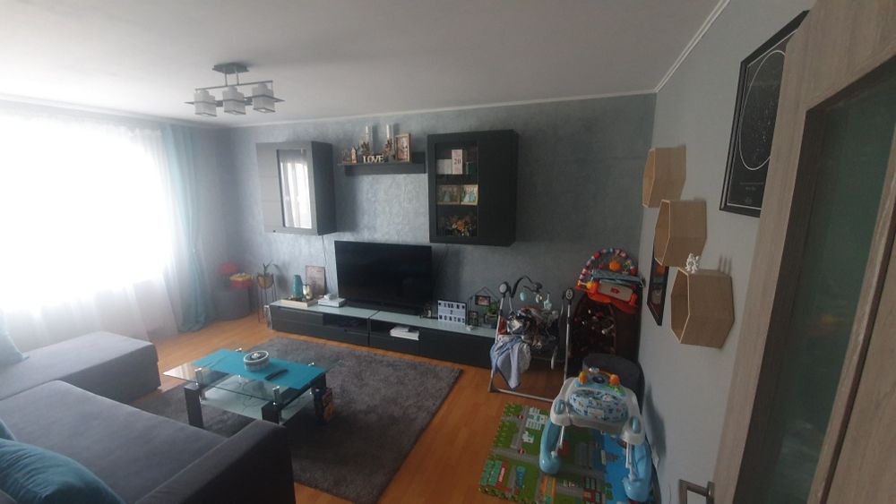 Apartament 3 camere 70 mp