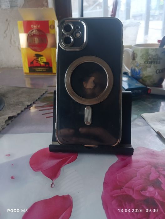 Обменяю айфон-11-64г