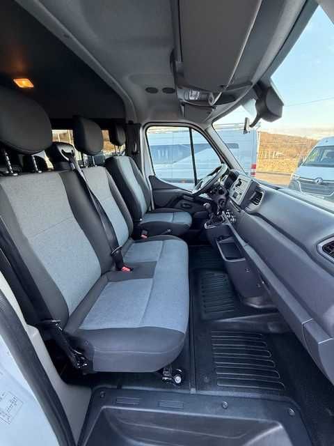 Flota de vanzare Renault Master 8+1 2024 Tva Deductibil