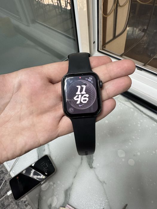 Продаются часы apple watch SE