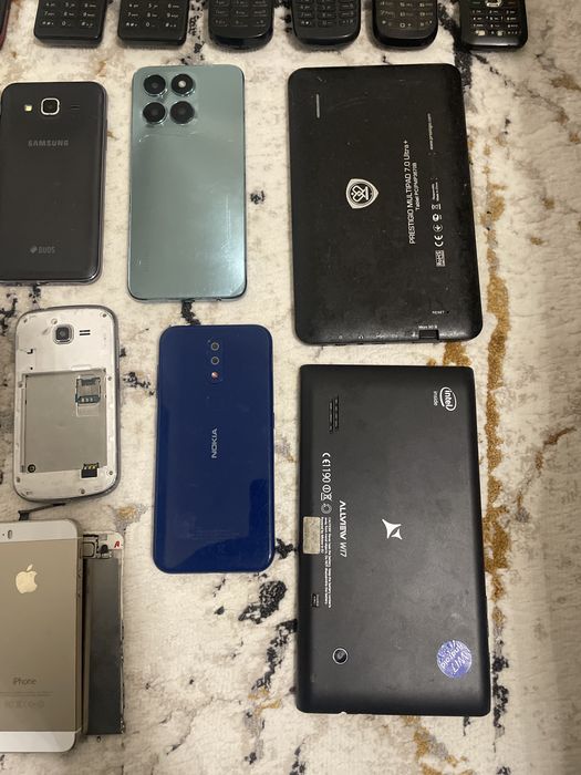 Lot Telefoane si Tablete ( Defecte)
