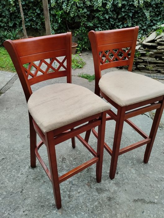 Високи бар столове