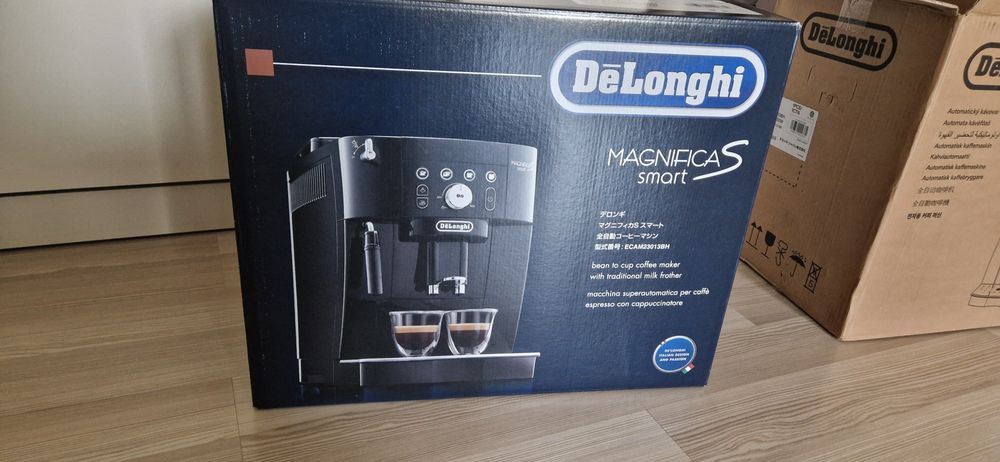 Espressor automat De Longhi Magnifica S smart sigilat