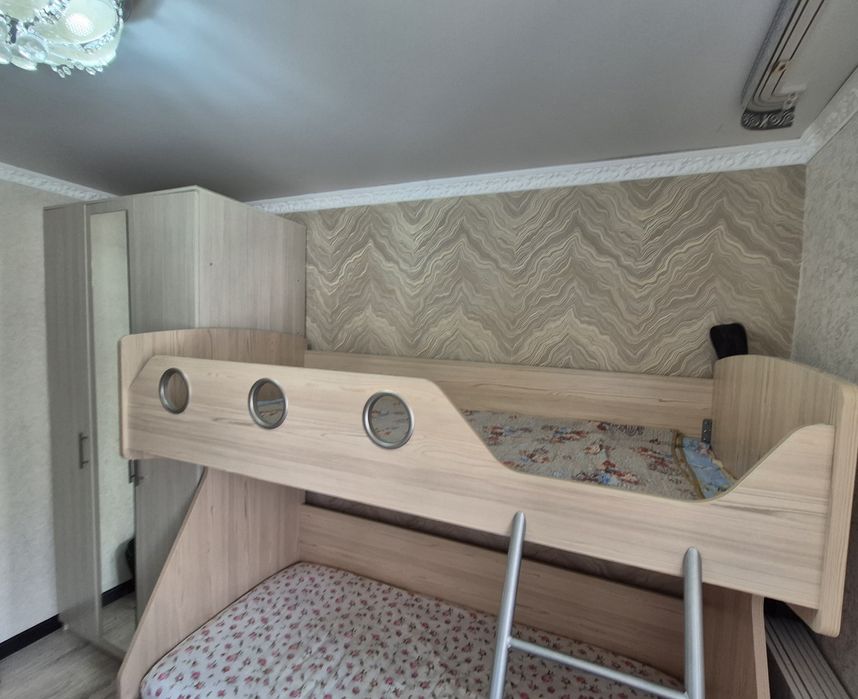 Продам двухярусную кровать