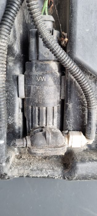 Vas apa stergatoare VW Polo 6RO 955 453D