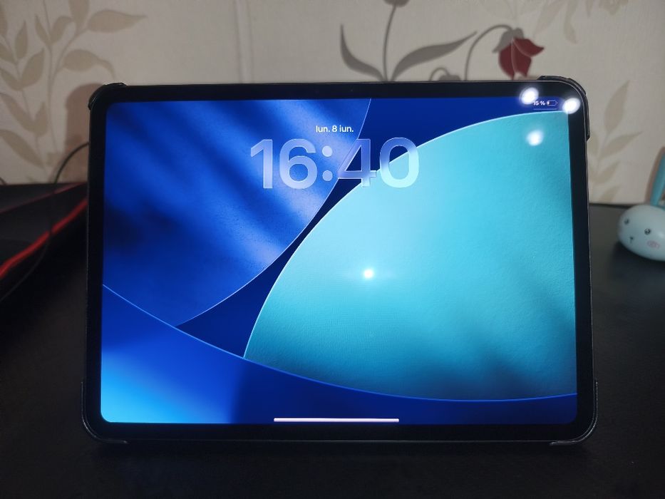 iPad Pro 11" M5 256 GB | Ca NOU, doar 50 cicluri de încărcare | La Cutie