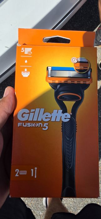 Aparat ras Gillette mach 5 cu 2 rezerve