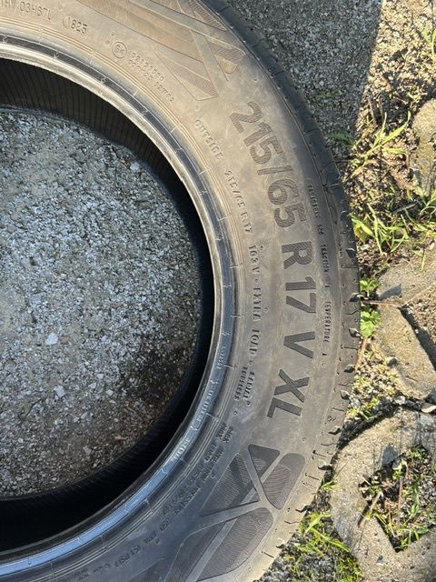 ПРОДАВАМ 4 бр. гуми Continental Размер: 215/65 R17 V XLDOT 1825