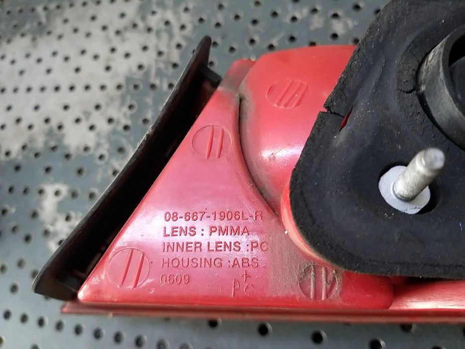 Stop tripla lampa stanga alfa romeo 159 939 086671906l