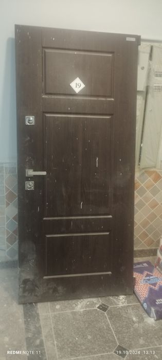 Eshik sotiladi xolati yaxshi