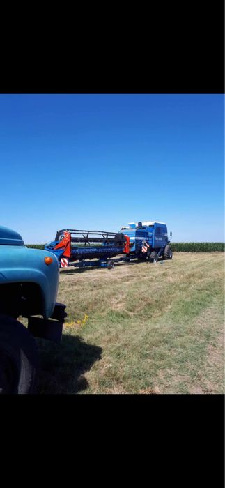 Комбайна NDW с всички хедери и 2 контри