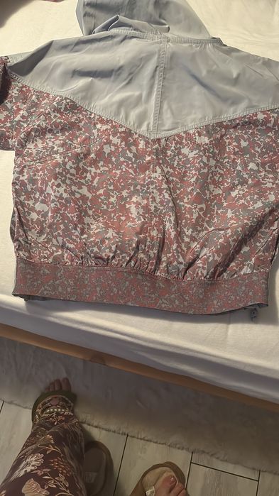 Суйчър Оригинален на Stella/McCartney Дамско е !