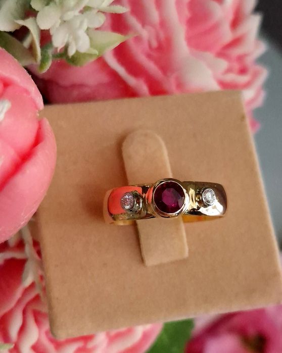 Inel din aur de 18K cu rubine si diamante naturale